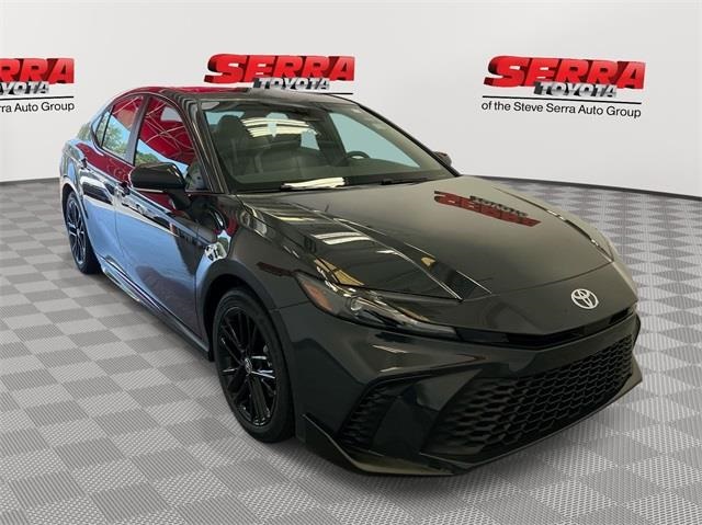 2025 Toyota Camry SE's photo
