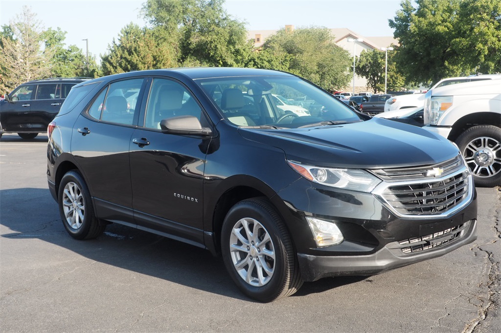 2019 Chevrolet Equinox LS photo 3