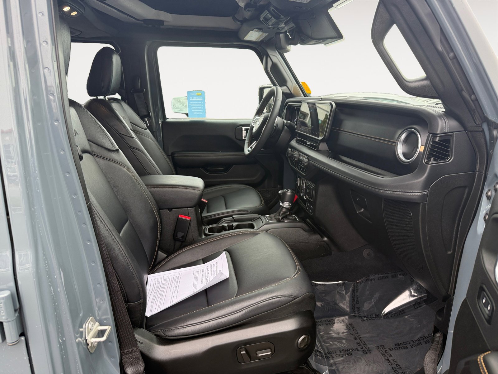 2024 Jeep Wrangler Sahara 4xe photo 18