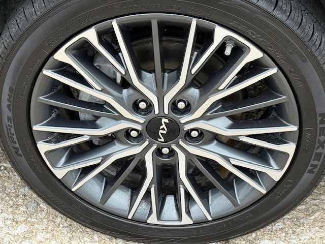 2023 Kia Forte GT-Line photo 12