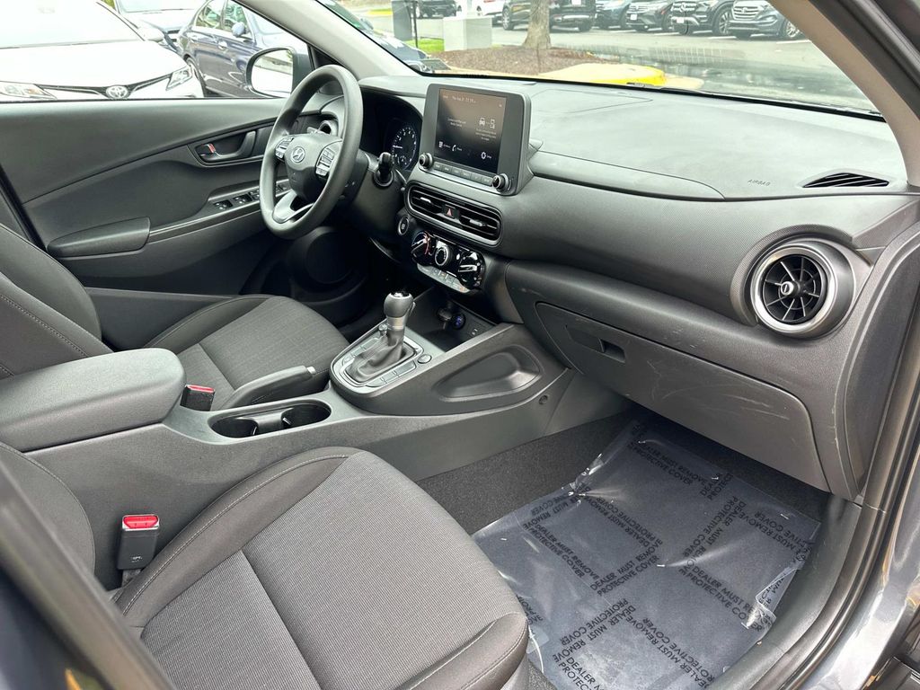2023 Hyundai Kona SEL photo 19