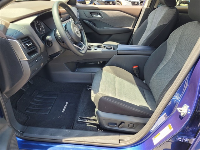 2023 Nissan Rogue SV photo 5