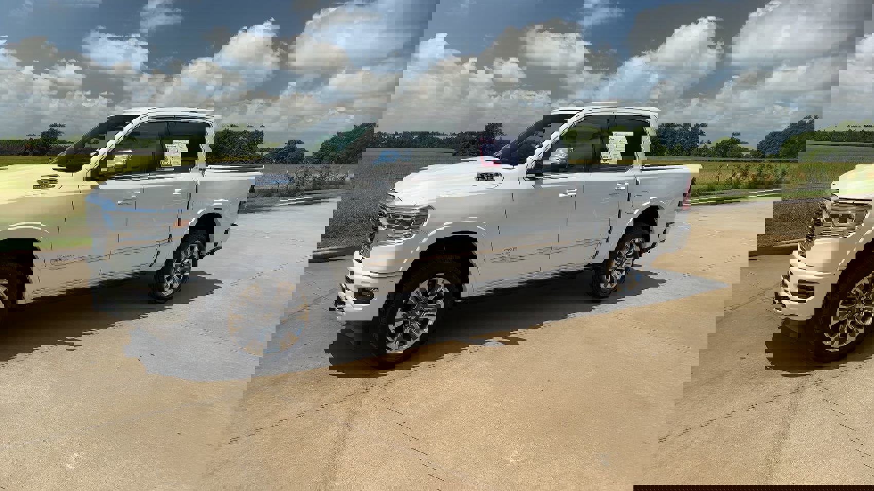 2023 Ram 1500 Limited photo 3