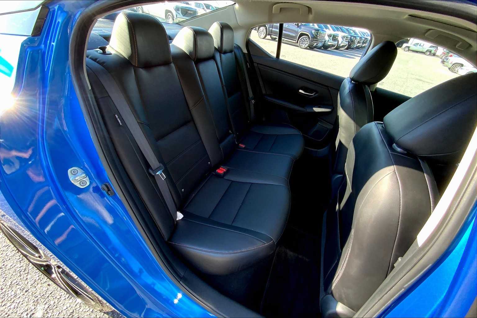 2022 Nissan Sentra SR photo 19