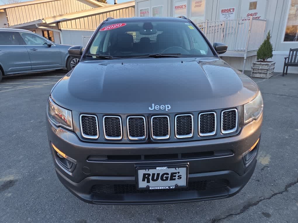 2020 Jeep Compass Latitude photo 2