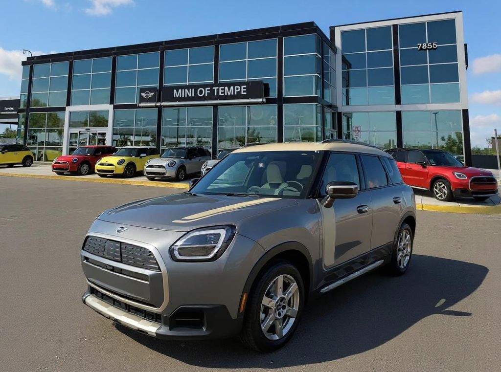 2025 MINI Countryman SE's photo