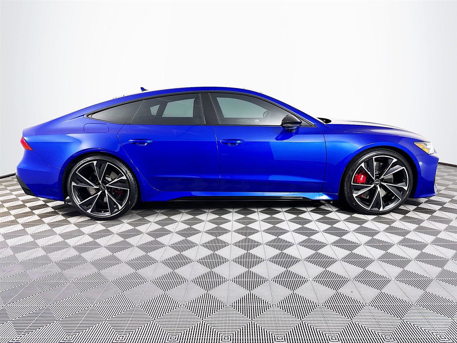 2023 Audi RS 7 EX photo 4