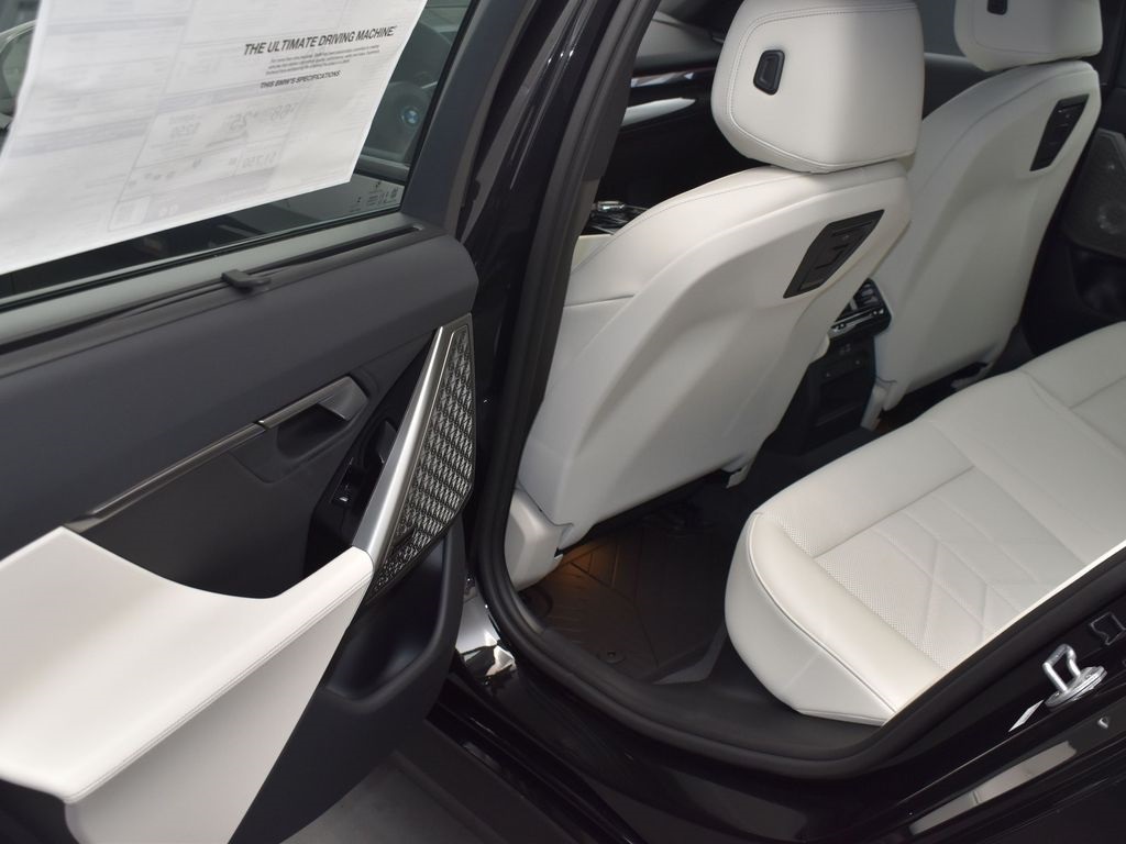 2026 Bmw 550e xDrive photo 13