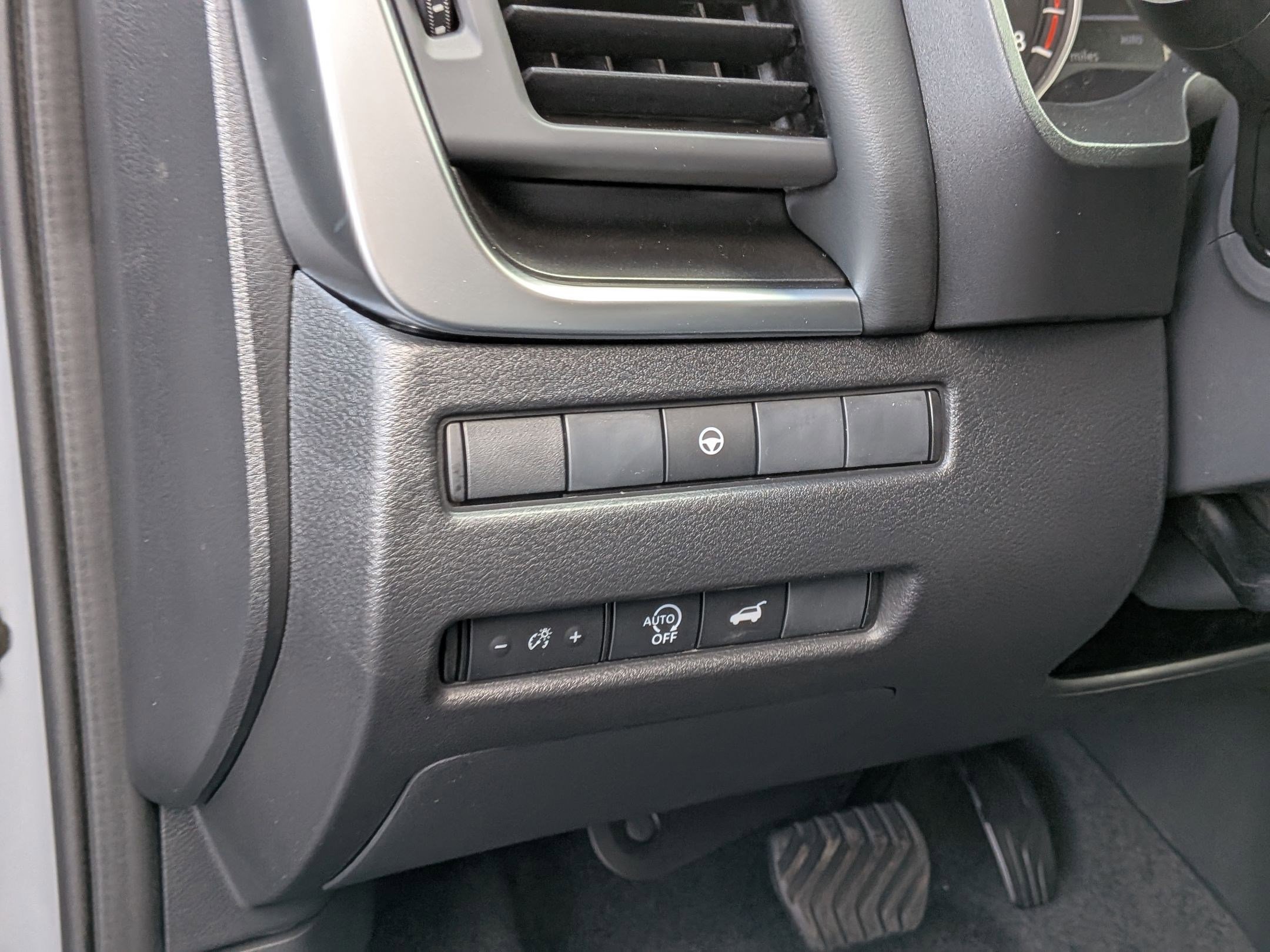 2026 Nissan Rogue SV photo 12