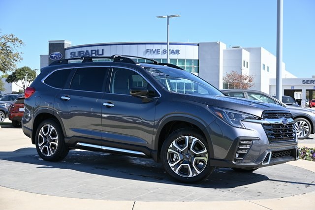 2025 Subaru Ascent Touring's photo