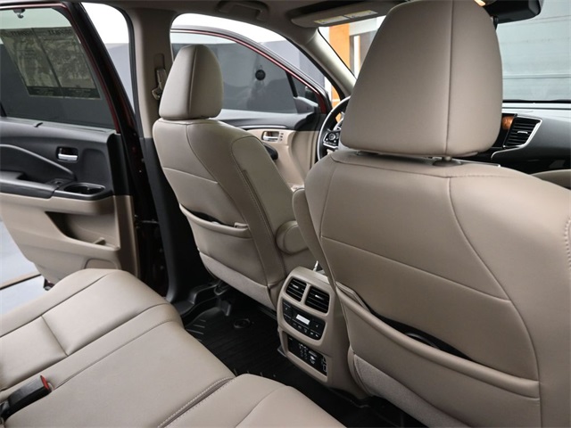 2019 Honda Pilot Touring photo 25