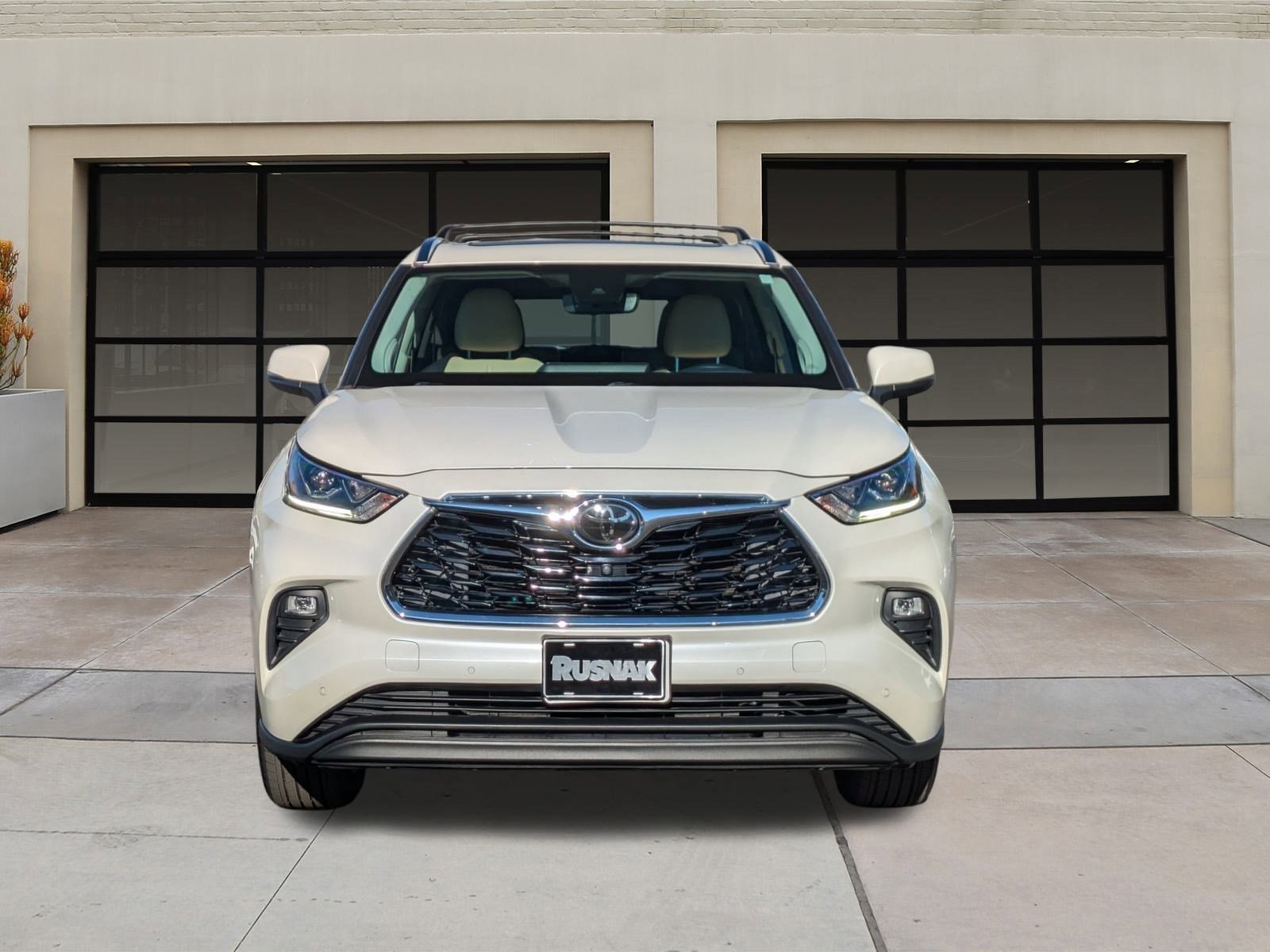 2020 Toyota Highlander Limited photo 5