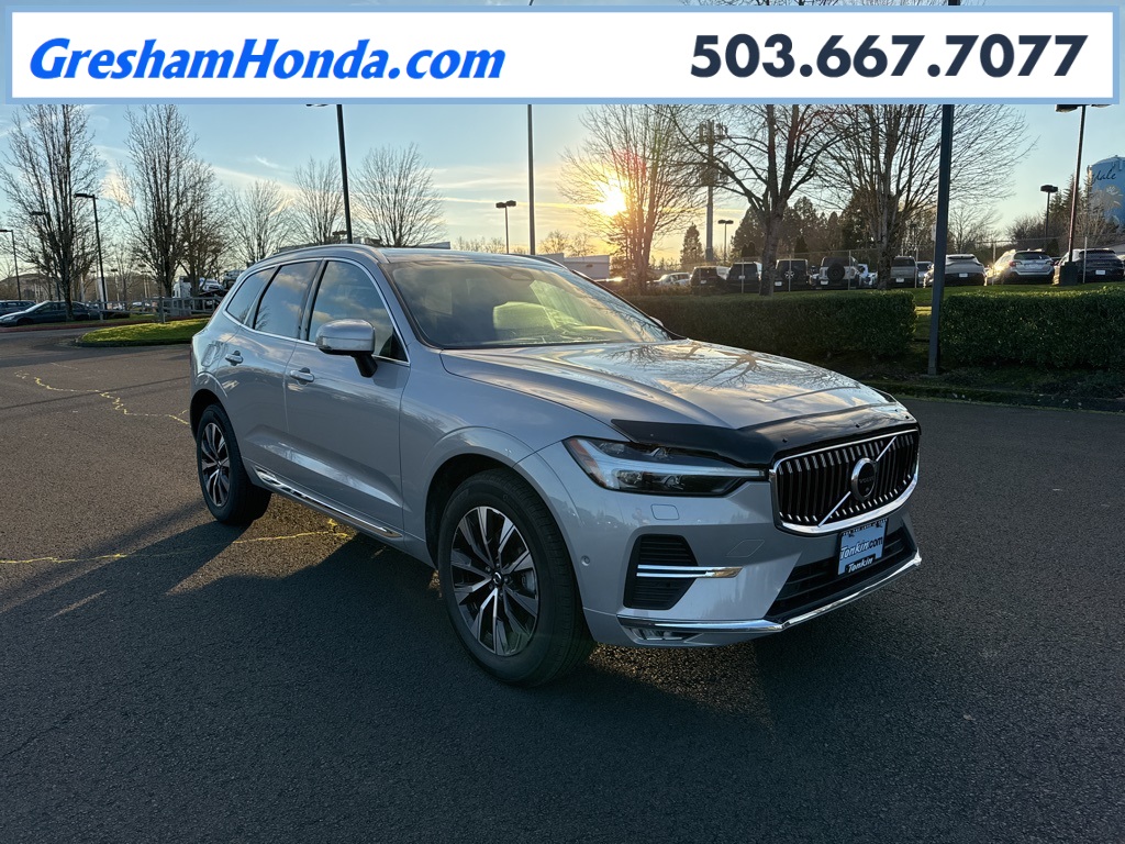 2023 Volvo XC60 Plus's photo