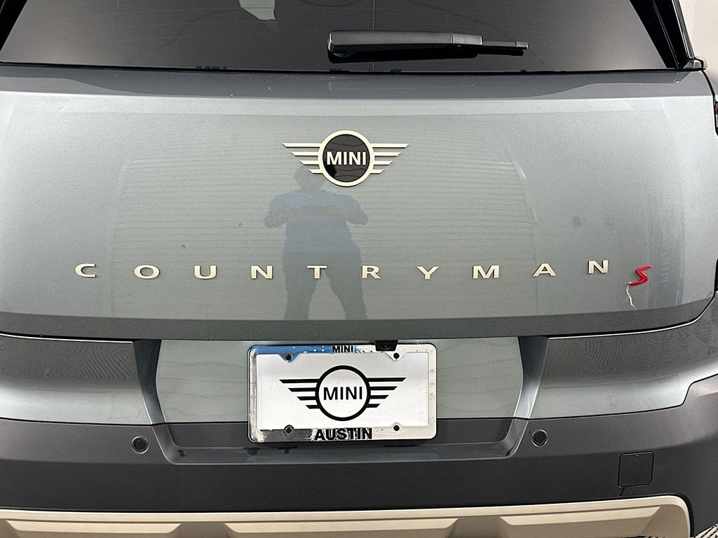 New 2025 Green MINI Iconic image 22