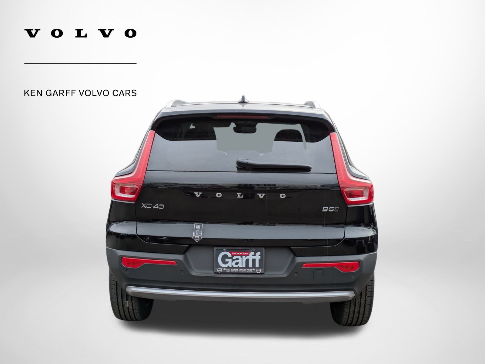 2025 Volvo XC40 Plus photo 4