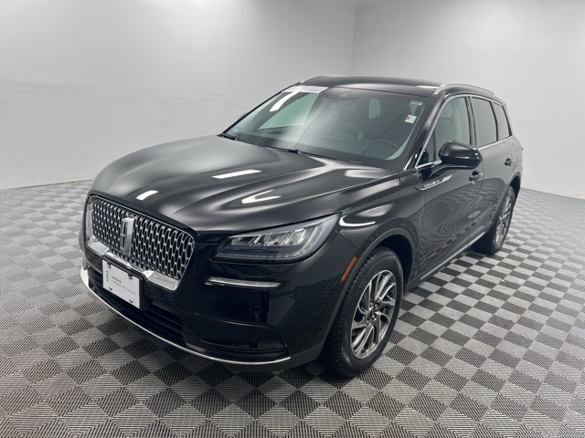 2022 Lincoln Corsair Standard photo 2