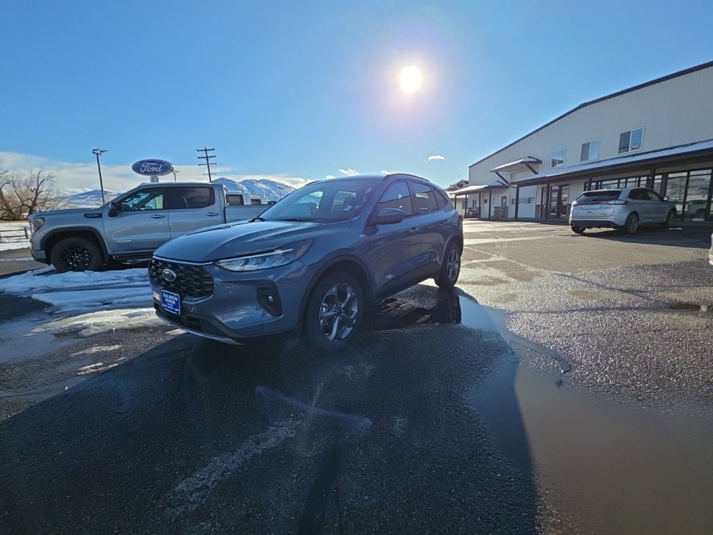 2025 Ford Escape ST-Line Select's photo