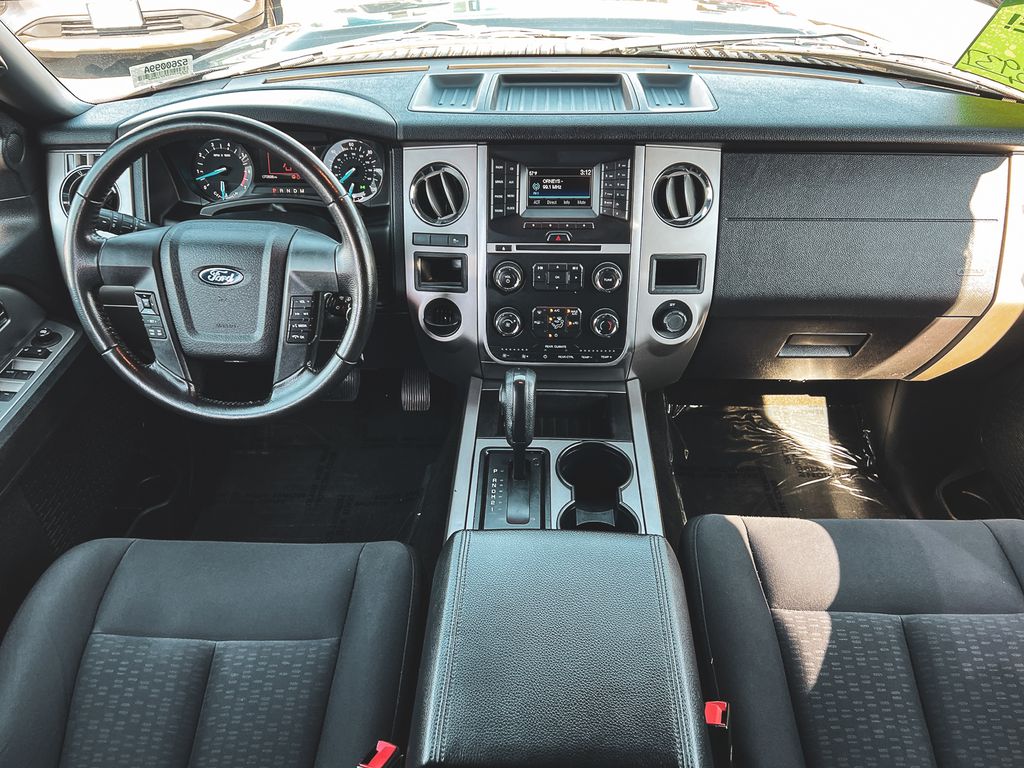 2015 Ford Expedition XLT photo 27