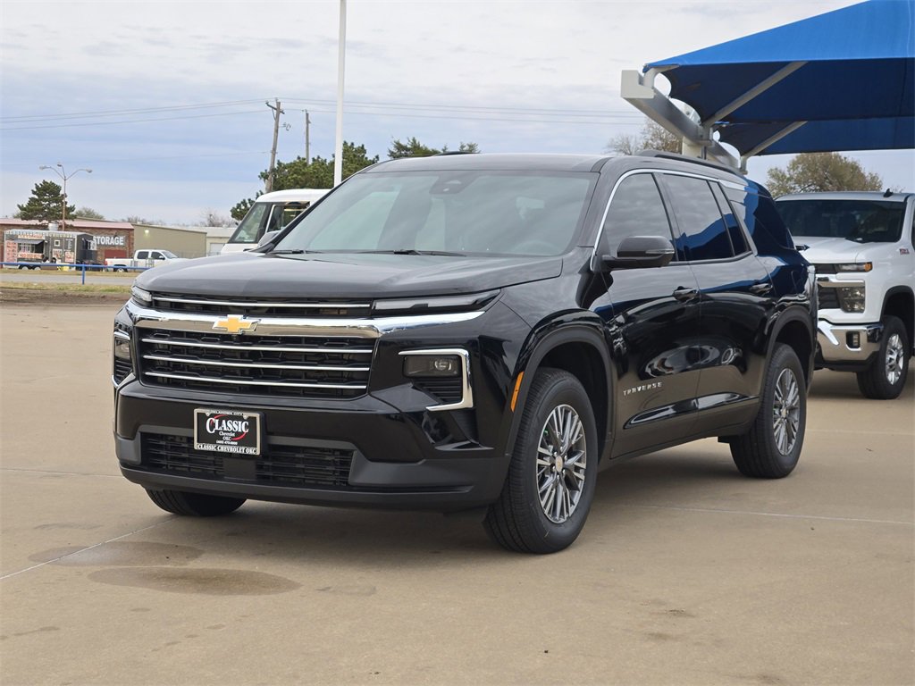 2026 Chevrolet Traverse photo 2