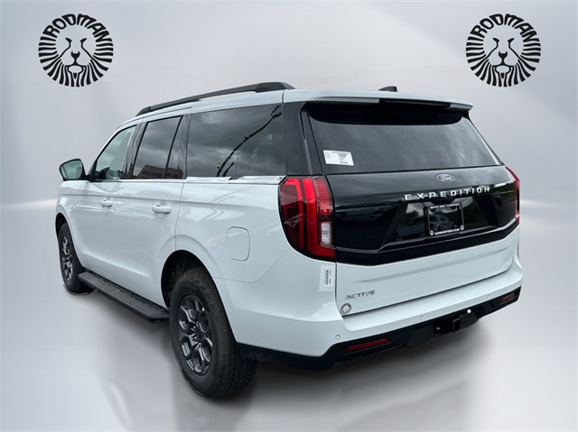 2025 Ford Expedition photo 4