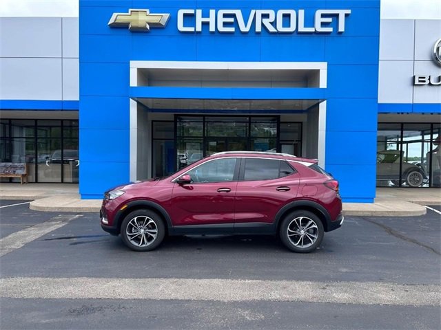 Used 2023 Cinnabar Metallic Buick Select image 1