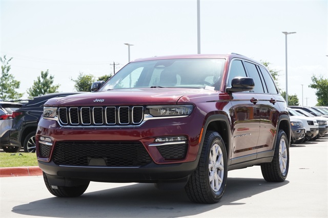 2022 Jeep Grand Cherokee Limited photo 2