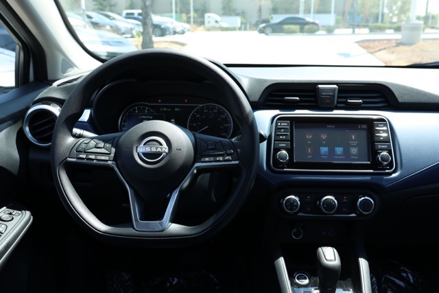 2025 Nissan Versa 1.6 SV photo 20