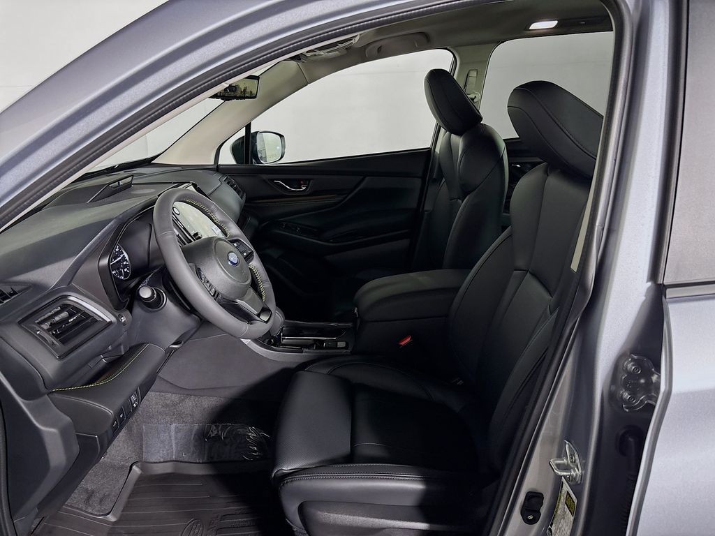 2025 Subaru Ascent Onyx Edition Touring photo 11