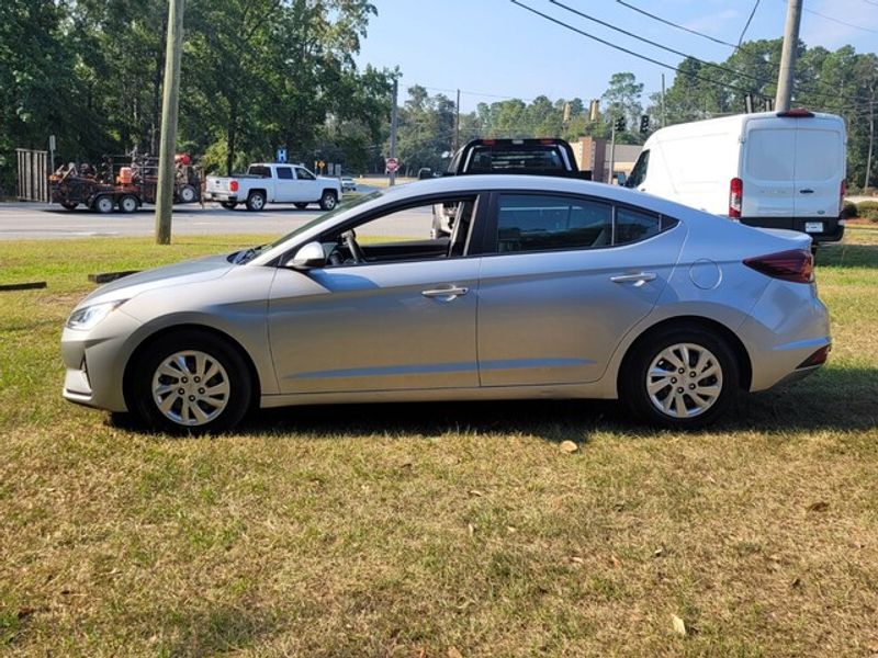 2020 Hyundai Elantra SE photo 4