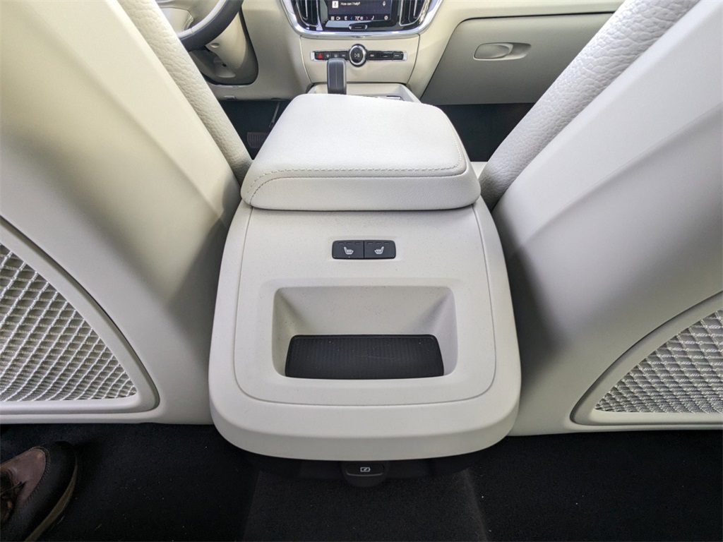 2024 Volvo S60 B5 Core photo 8
