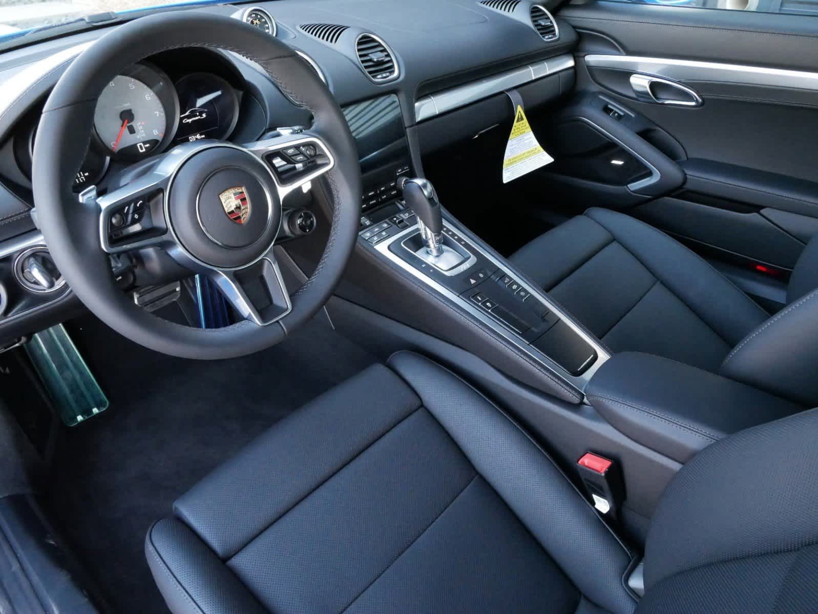 2025 Porsche Cayman S photo 4