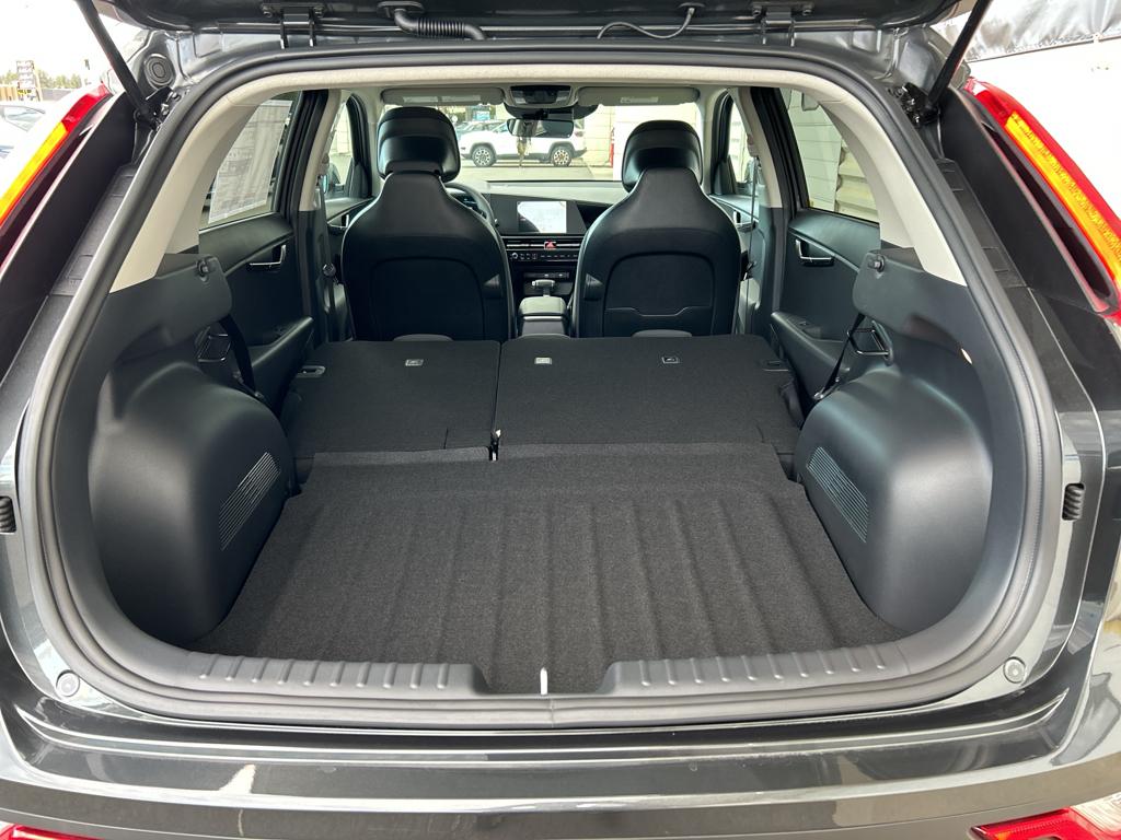 2025 Kia Niro LX photo 17
