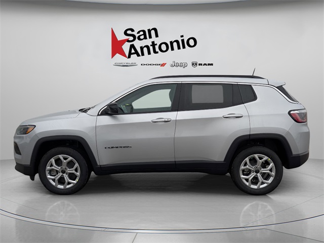 2025 Jeep Compass Latitude photo 3