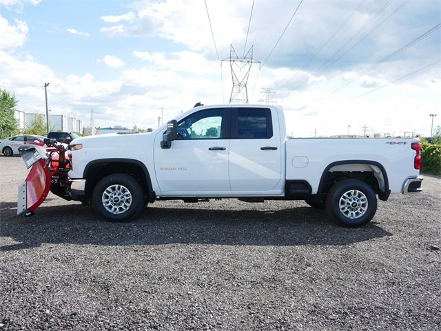 2025 Chevrolet Silverado 2500HD photo 2