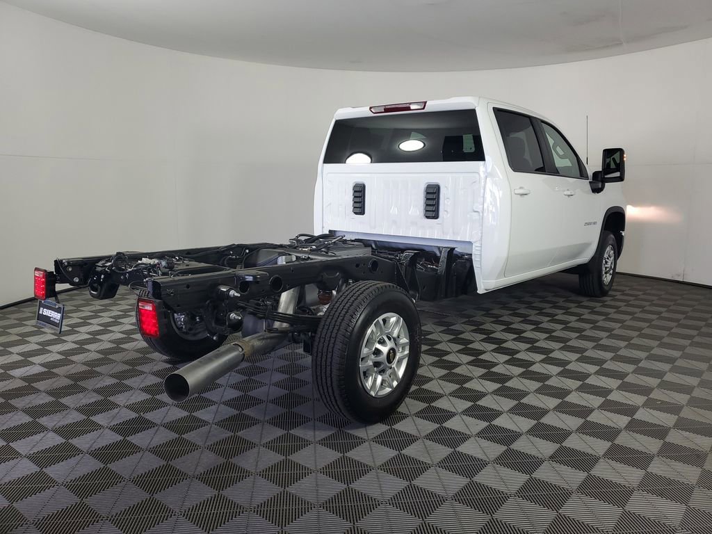 2026 Chevrolet Silverado 2500HD LT photo 4