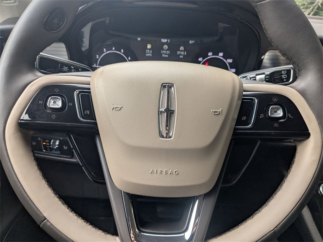2022 Lincoln Corsair Standard photo 12
