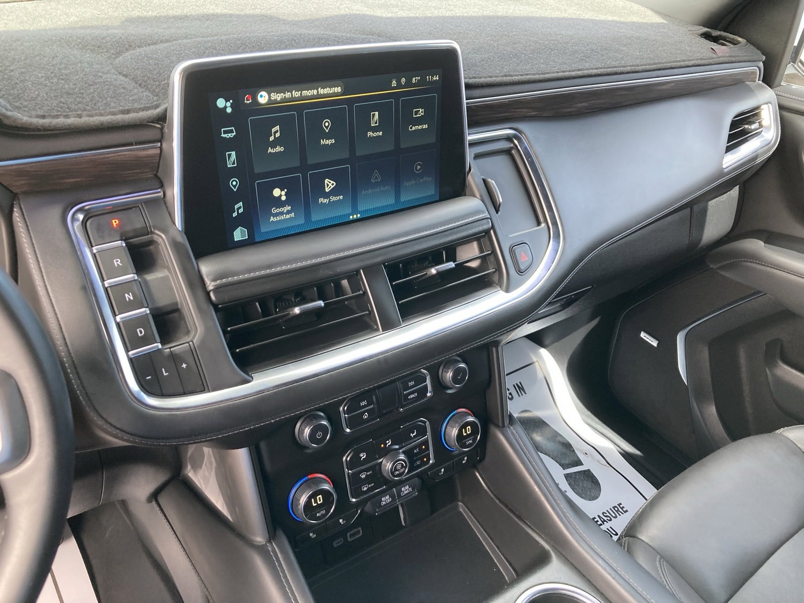 2024 Chevrolet Suburban Z71 photo 26
