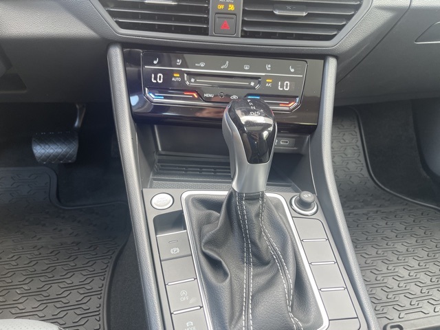 2025 Volkswagen Jetta 1.5T SEL photo 17