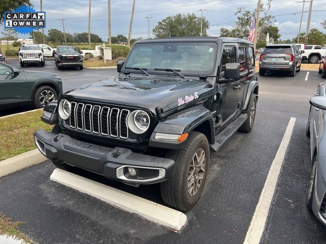 2024 Jeep Wrangler 4-Door Sahara's photo