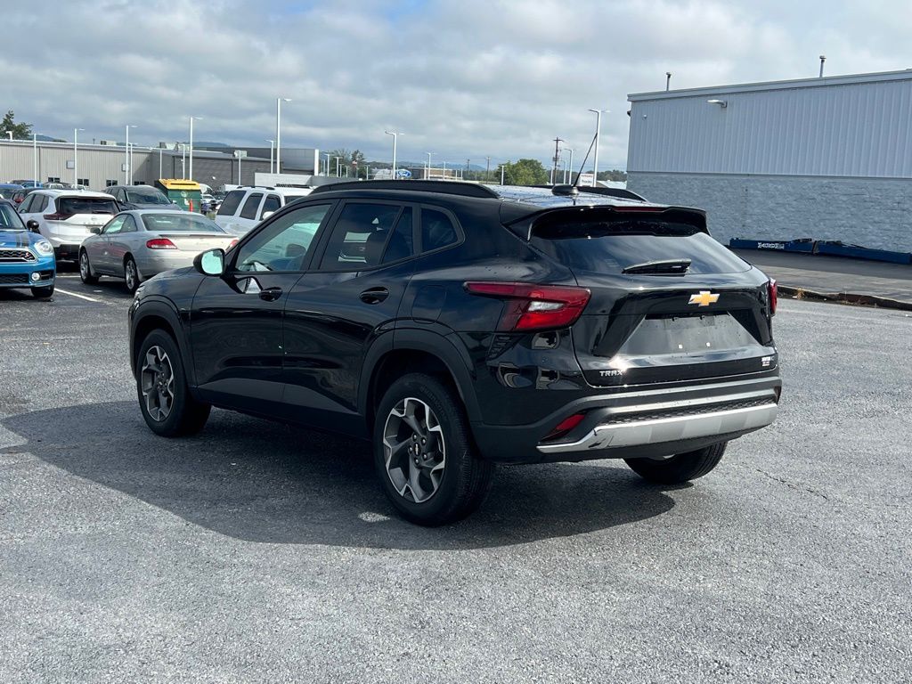 2024 Chevrolet Trax LT photo 6