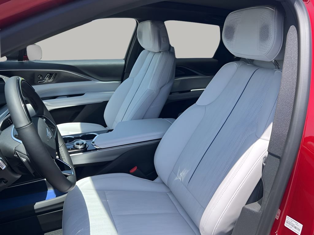2025 Cadillac Lyriq Luxury photo 28