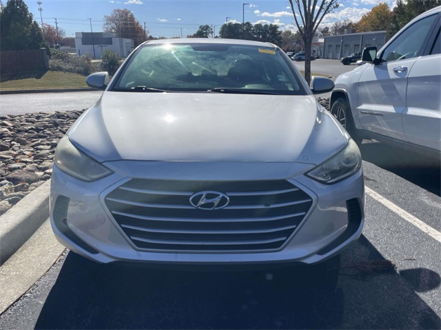 2018 Hyundai Elantra SEL photo 2