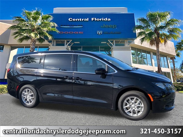 2026 Chrysler Voyager LX's photo