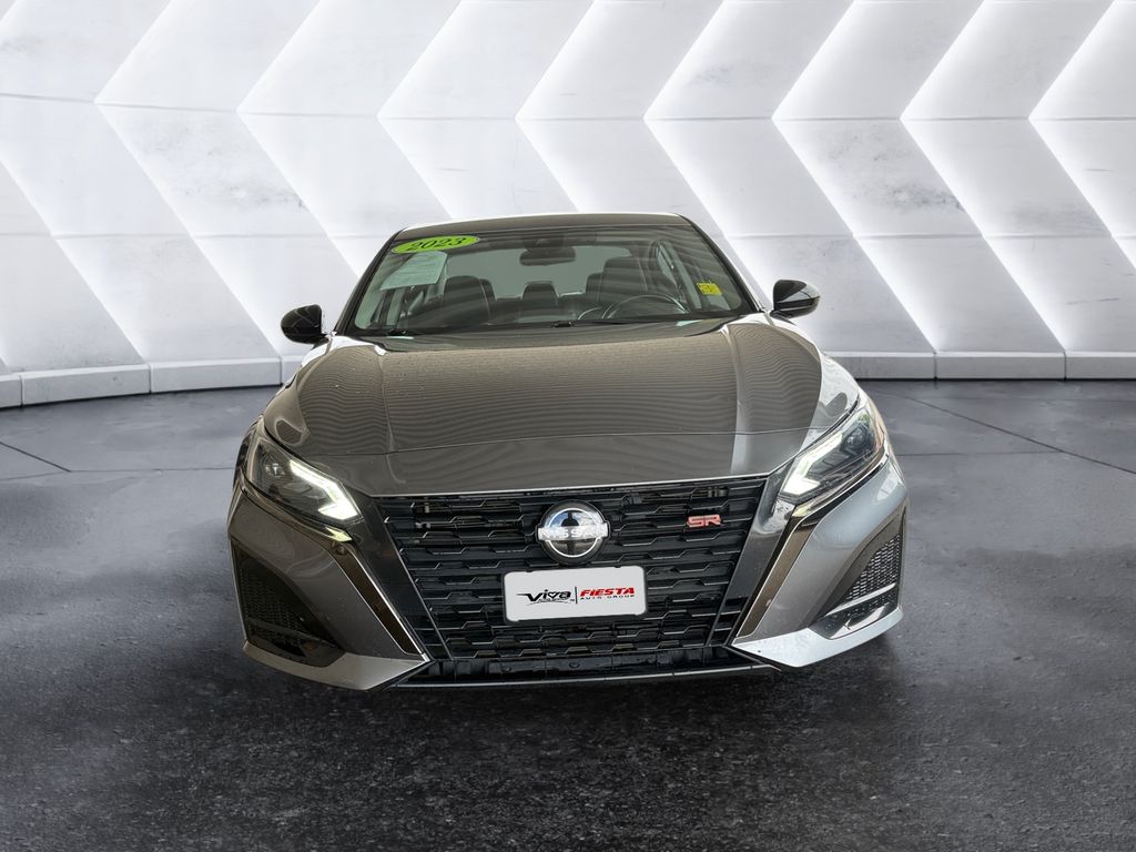 2023 Nissan Altima 2.5 SR photo 2