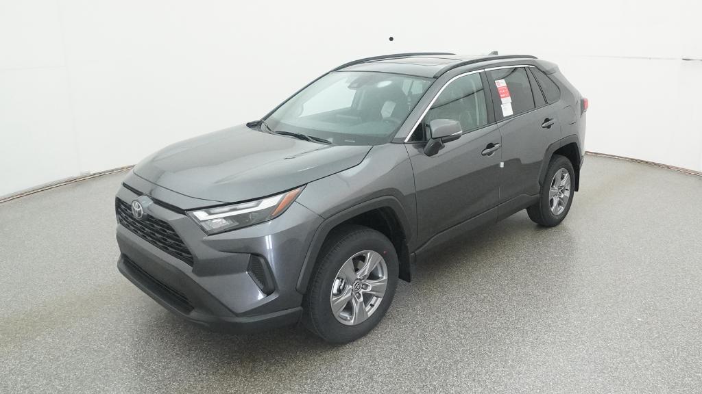 2025 Toyota RAV4 XLE's photo