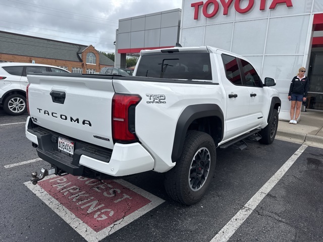 2024 Toyota Tacoma TRD photo 3