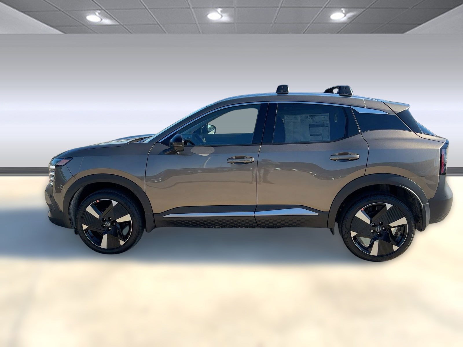 2026 Nissan Kicks SR photo 2