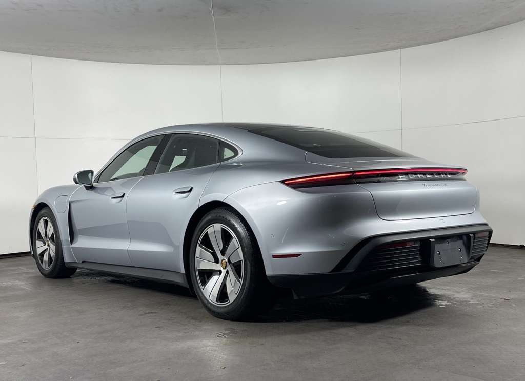 2024 Porsche Taycan 4S photo 3