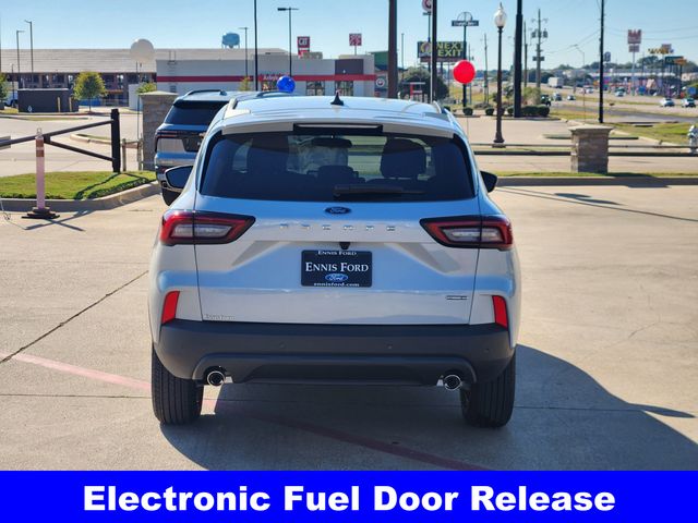 2026 Ford Escape Hybrid ST-Line Select photo 4