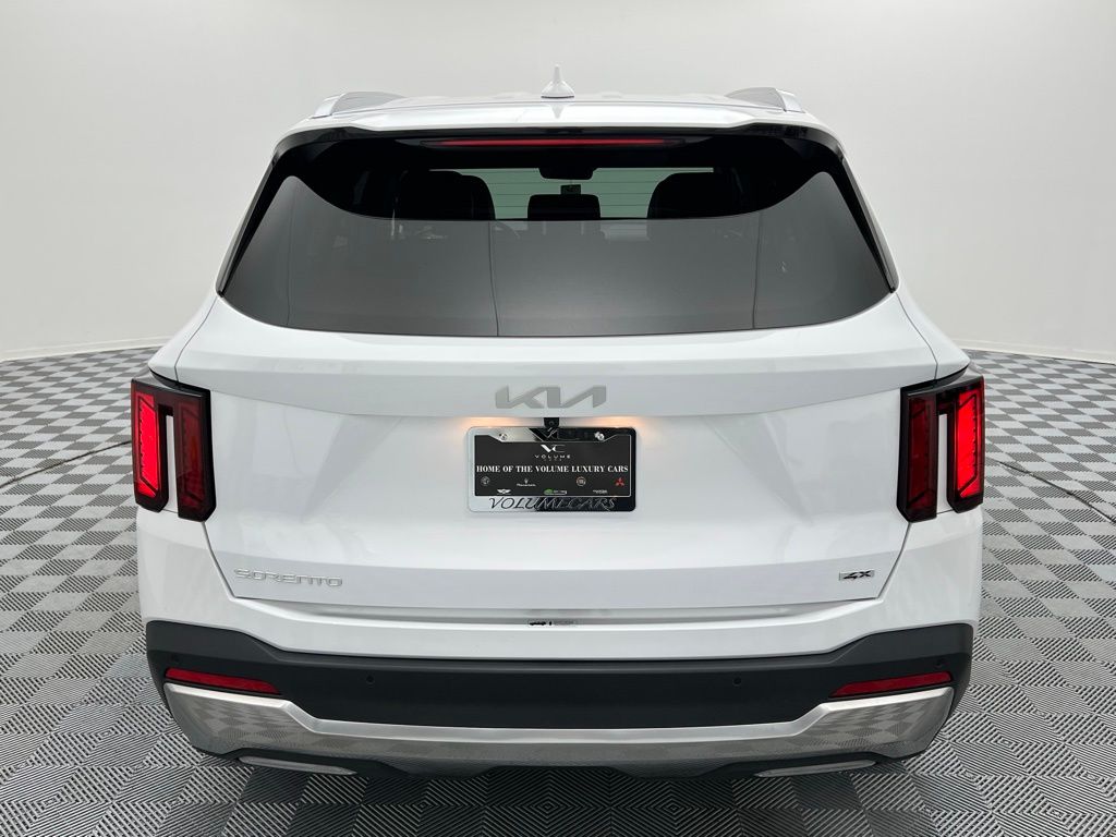 2024 Kia Sorento S photo 7